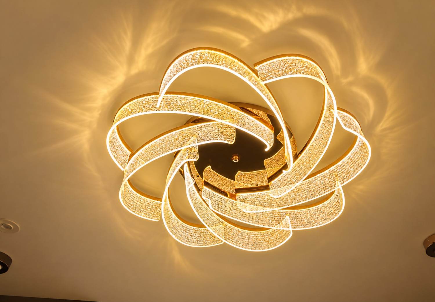 Luxury Twisted Wave LED Ceiling Light