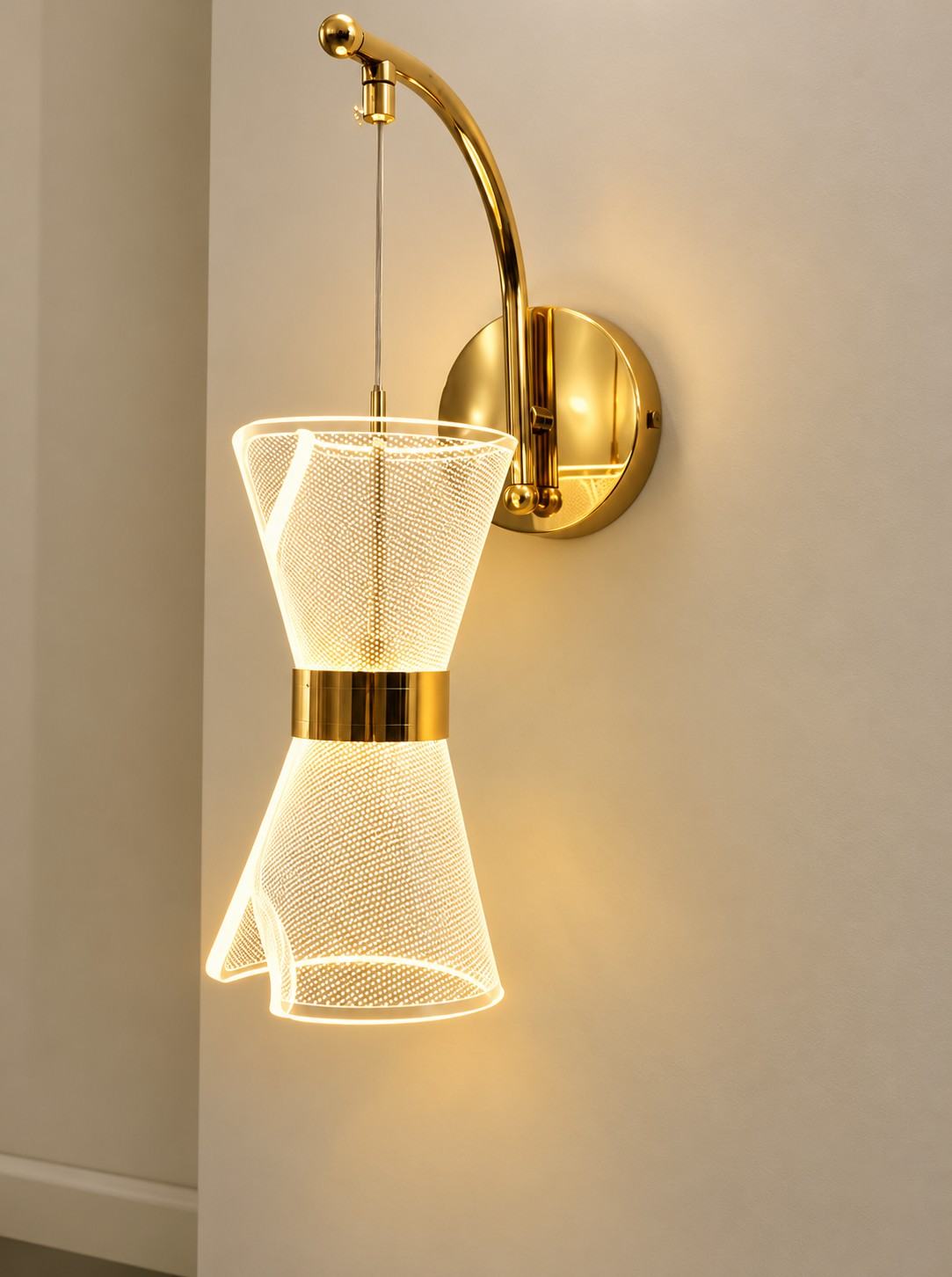 Noble Aurelia Hanging Wall Lamp