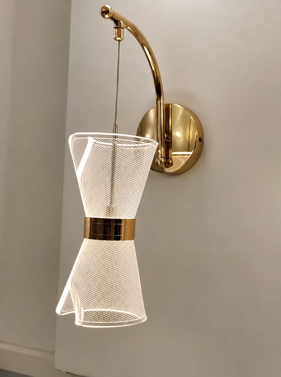 Elegant Gold Mesh Wall Lamp